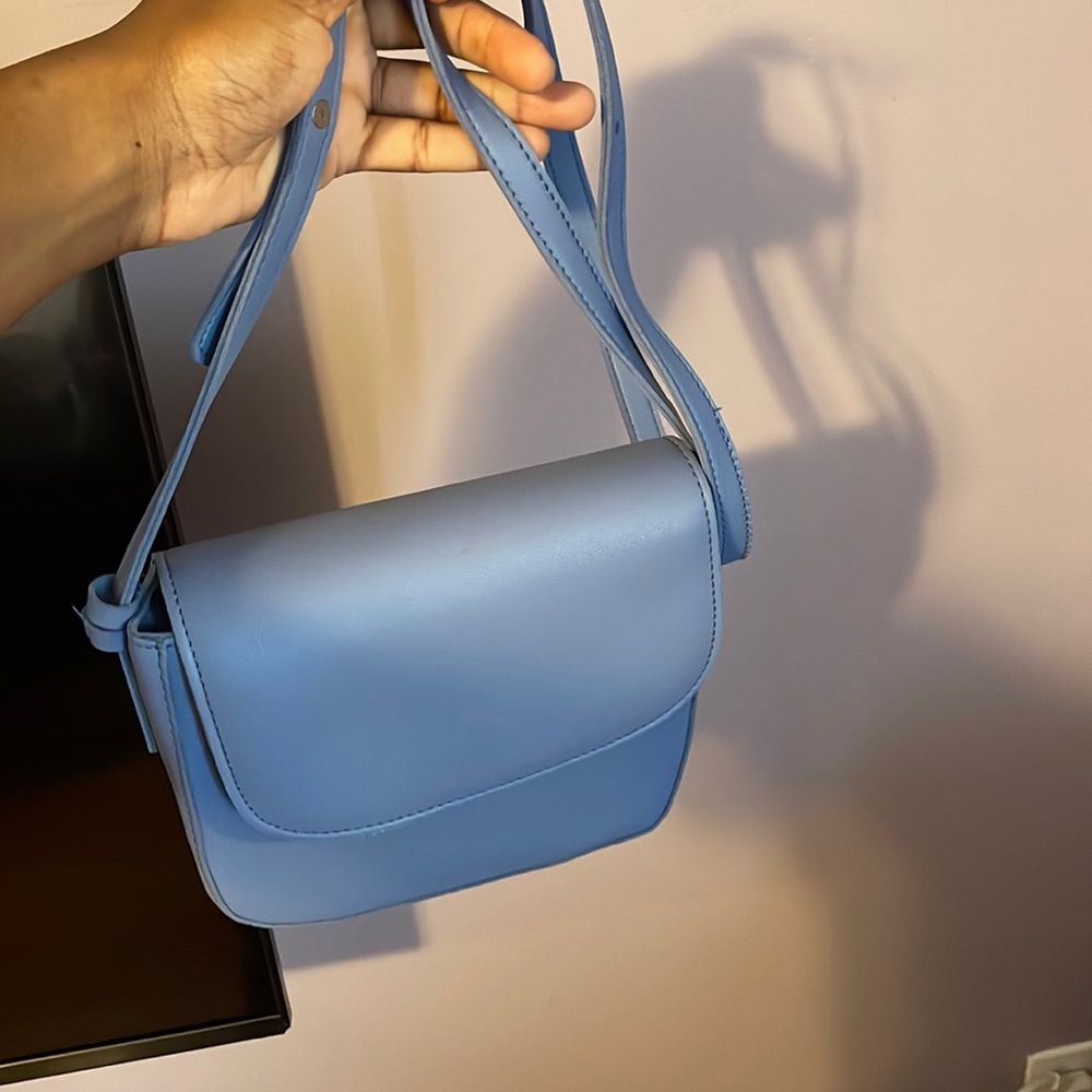 Baby blue shoulder bag